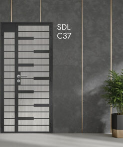 C37